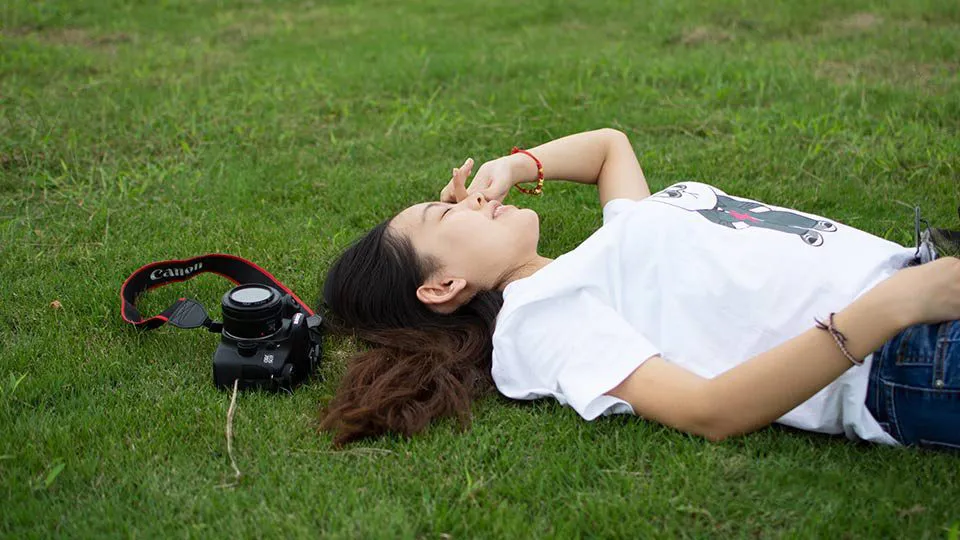 29张可爱大学生美女外拍小清新人像写真摄影原片RAW原片素材