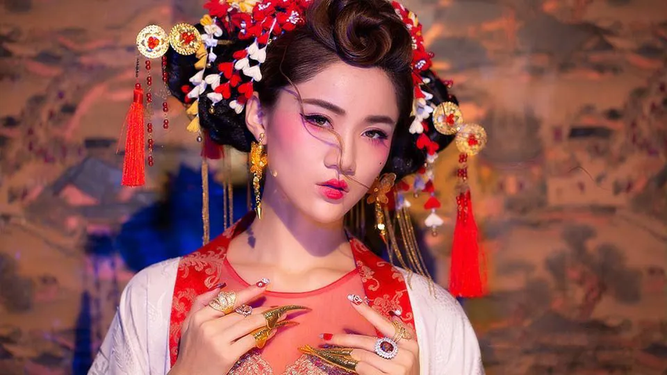 9张中国风时尚杂志古装人像写真摄影原片RAW原片素材