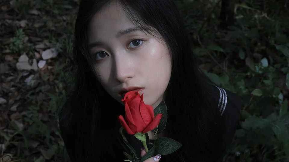 14张国内美女模特森林日系忧郁风写真摄影练习素材参考