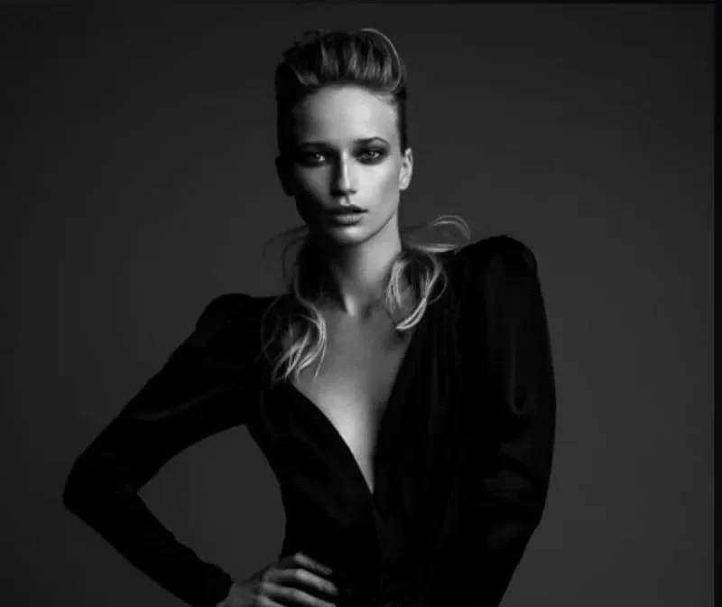 林赛·阿德勒(Lindsay Adler)商业工作室人像布光一盏灯光的艺术-中文字幕