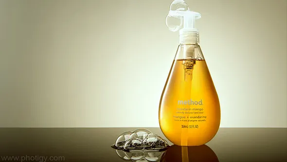 Photigy-Alex Koloskov 洗手液护肤产品摄影布光教程＃11 中英字幕 Making Simple Things to Look Beautiful Photography Workshop #11