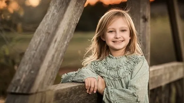 PS肖像拍摄后期处理实例训练视频教程 Kate Luber – Portraiture Workflow – Moving Between Lightroom & Photoshop